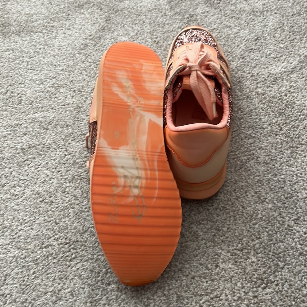 Vintage Havana Sneakers - Picture 4 of 5